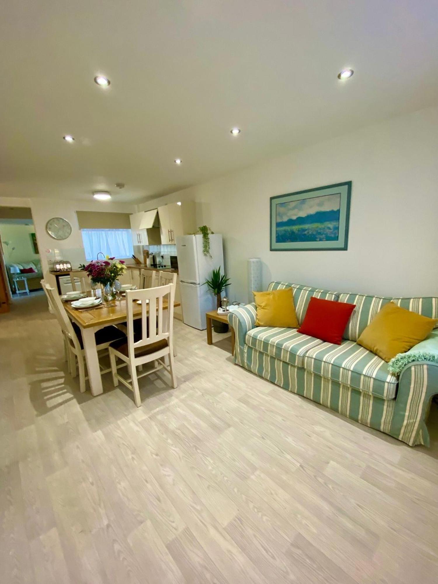 Golden Acre Jurassic Coastal Lodges ,Eype ブリッドポート エクステリア 写真